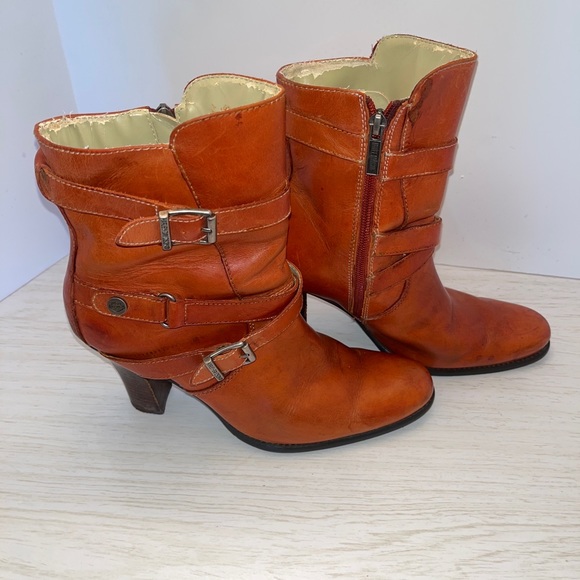 Harley Davidson Ladies Brown Strapped Heeled Boots - Size 8.. in nice condition. - Picture 3 of 9